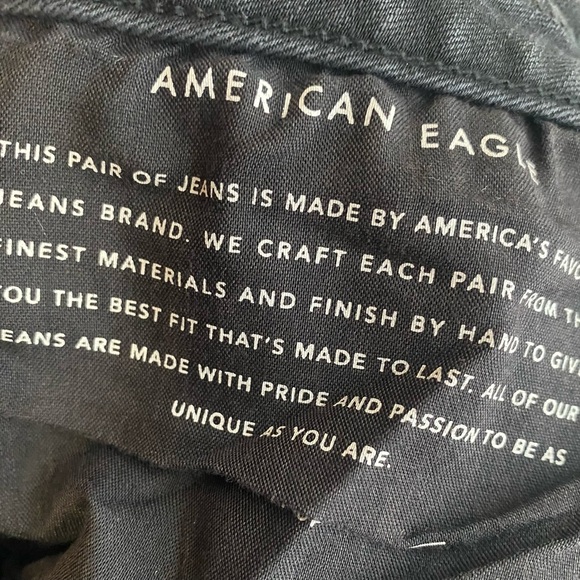 American Eagle. Women’s Skinny Jeans. Size 18. Black Color Distressed - Picture 4 of 13